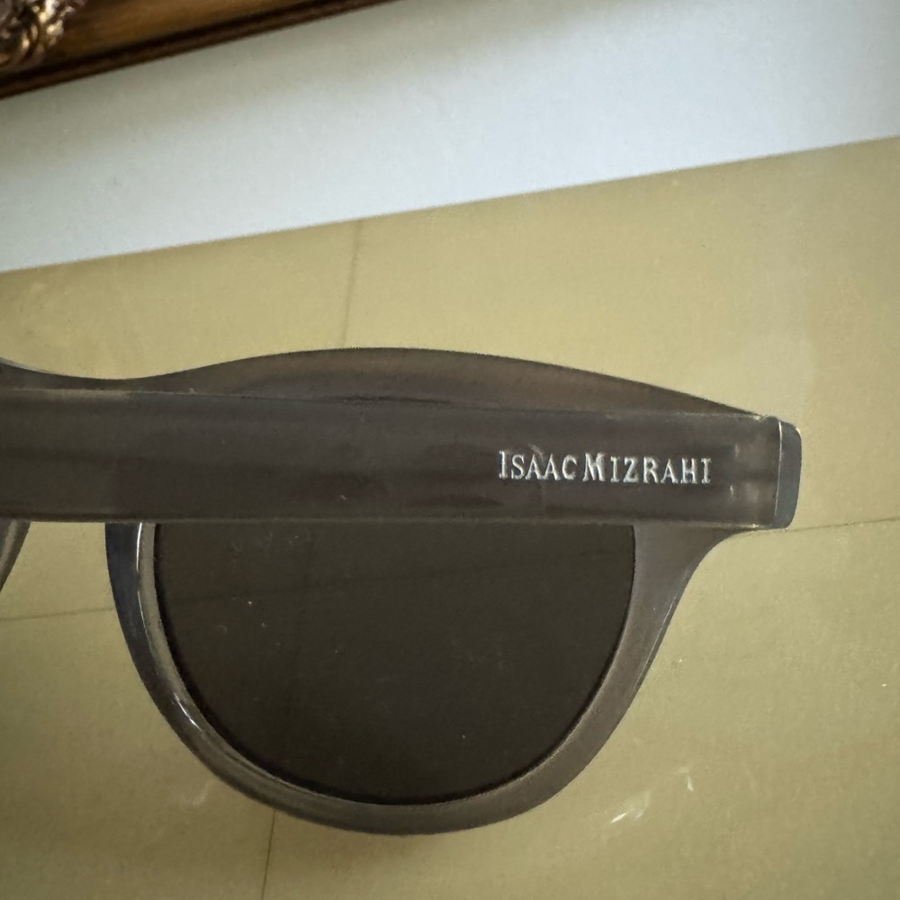 Isaac Mizrahi Sunglasses Light gray/taupe frame good cond.no scratches.BUY NOW - Picture 6 of 7